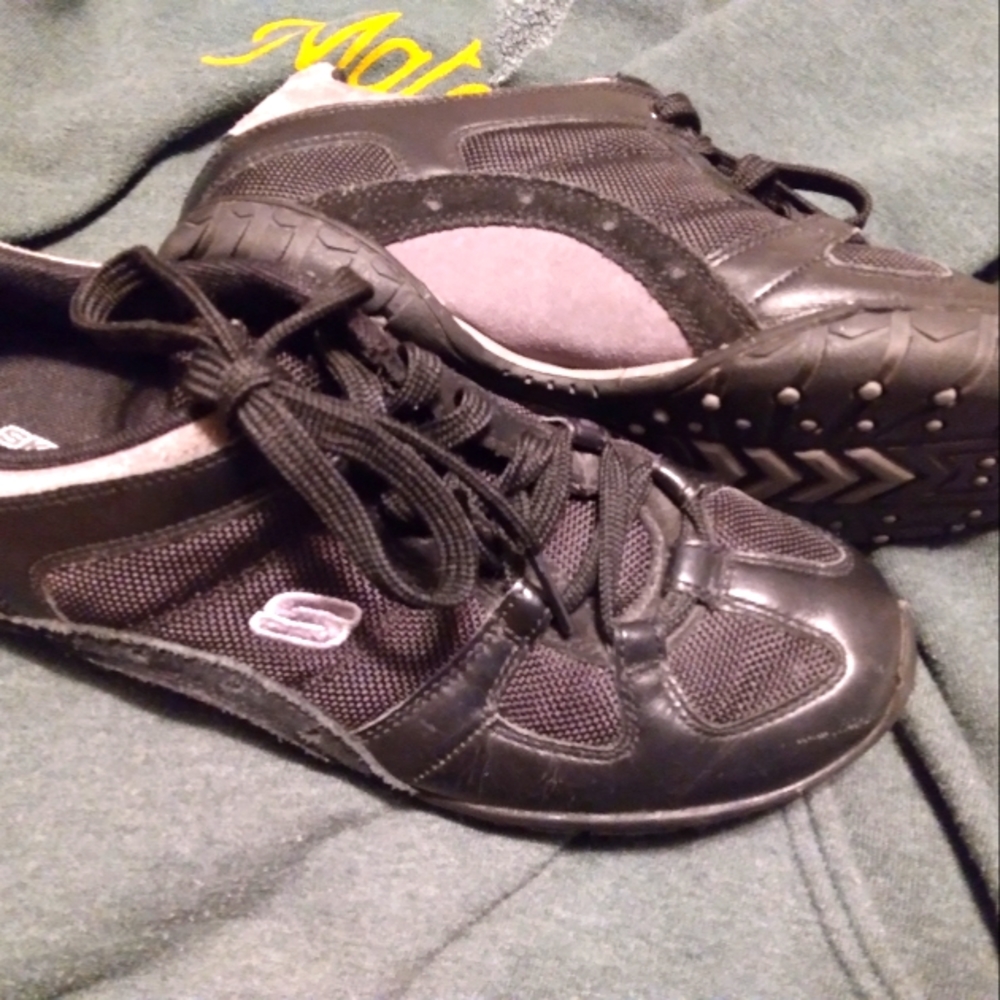 Skechers